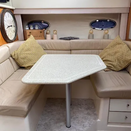 Hotel na wodzie Vilamoura -boat